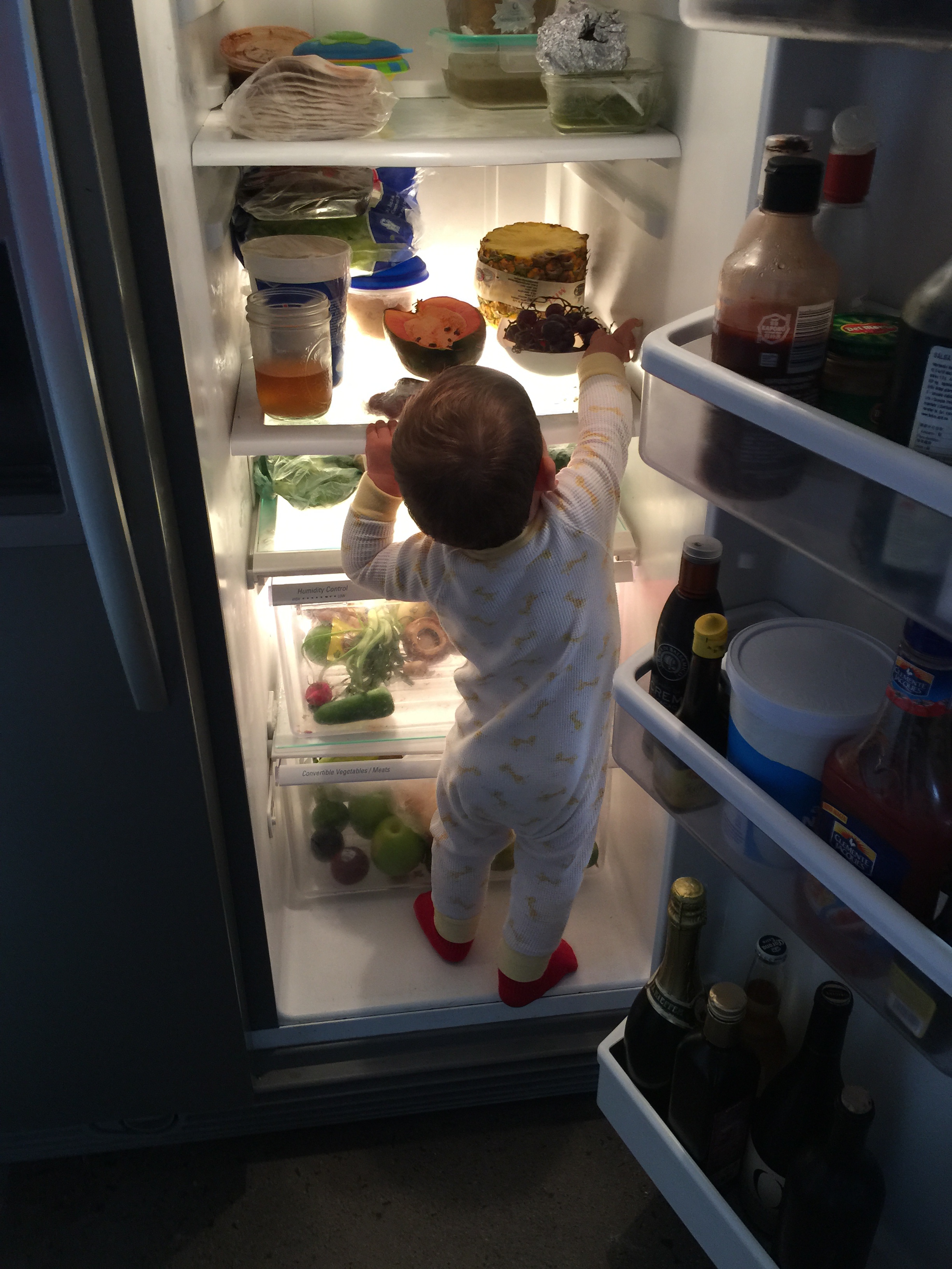 BFB211023 Child and Refrigerator